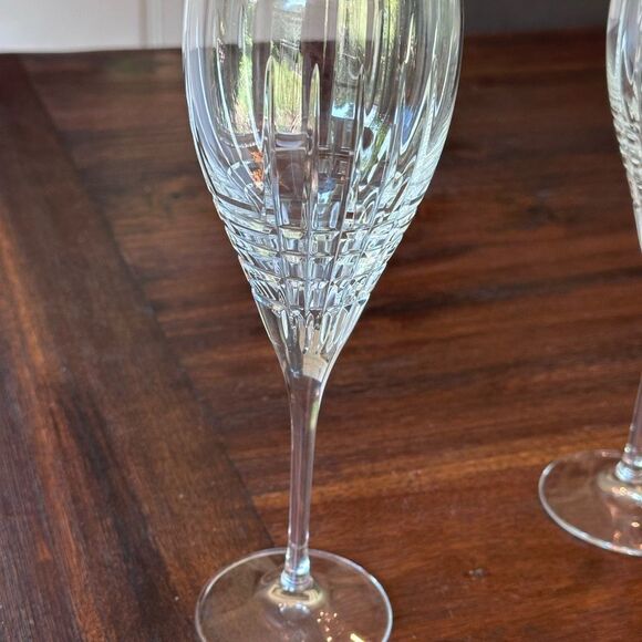 Tiffany & Co. Elegant Crystal Wine Glass - Picture 3 of 6